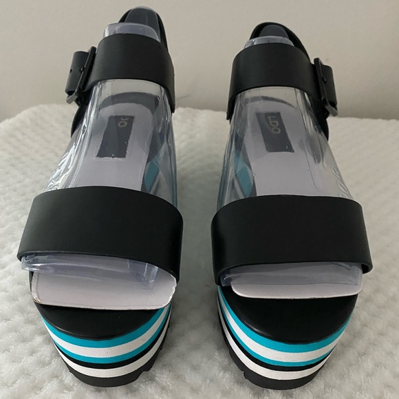Aldo strap platform sandals. - Picture 2 of 4